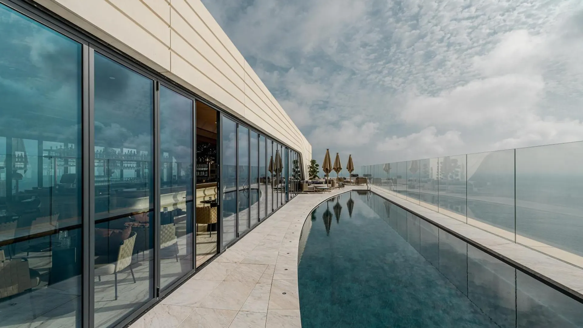 Prestigious Apartment With Common Roof Top Pool In Mercury Tower Saint Julian's Malta