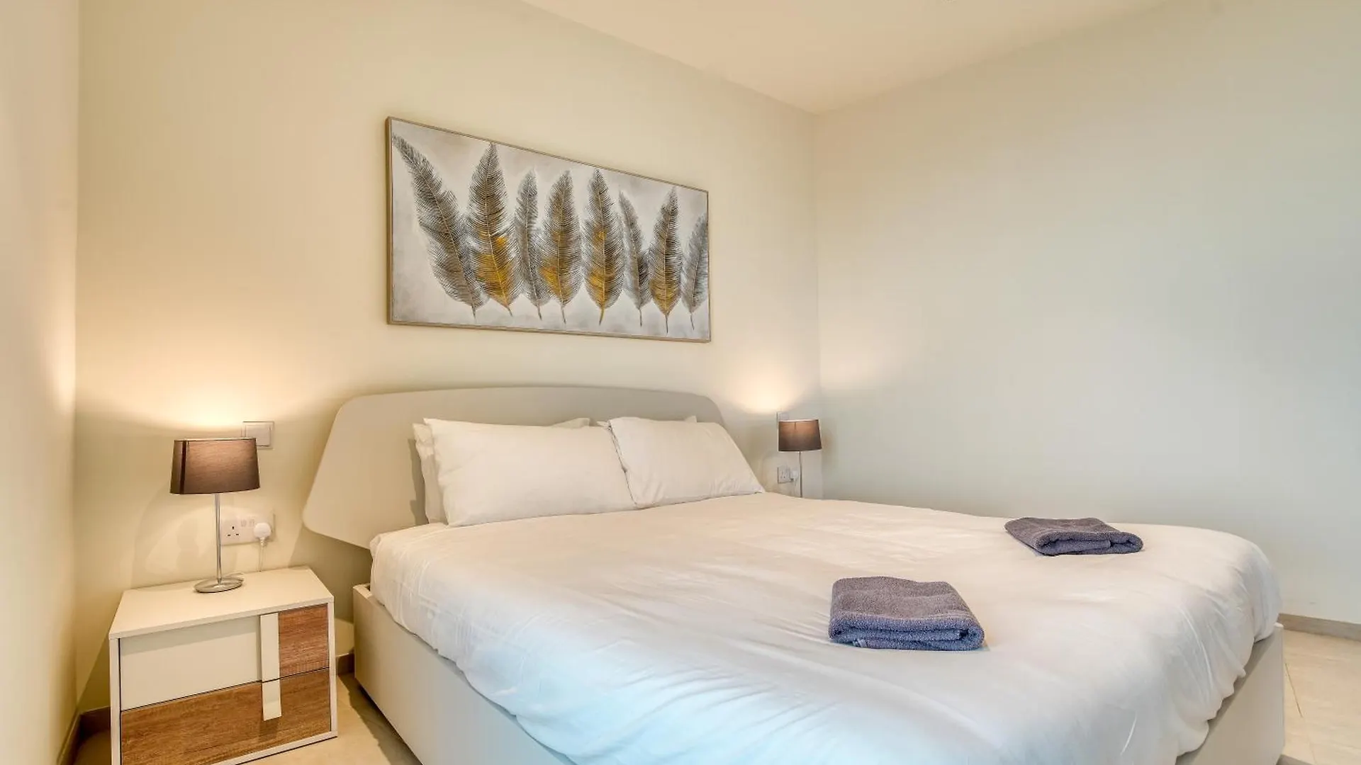 Prestigious Apartment With Common Roof Top Pool In Mercury Tower Saint Julian's