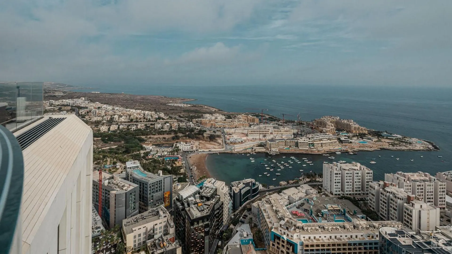 Prestigious Apartment With Common Roof Top Pool In Mercury Tower Saint Julian's
