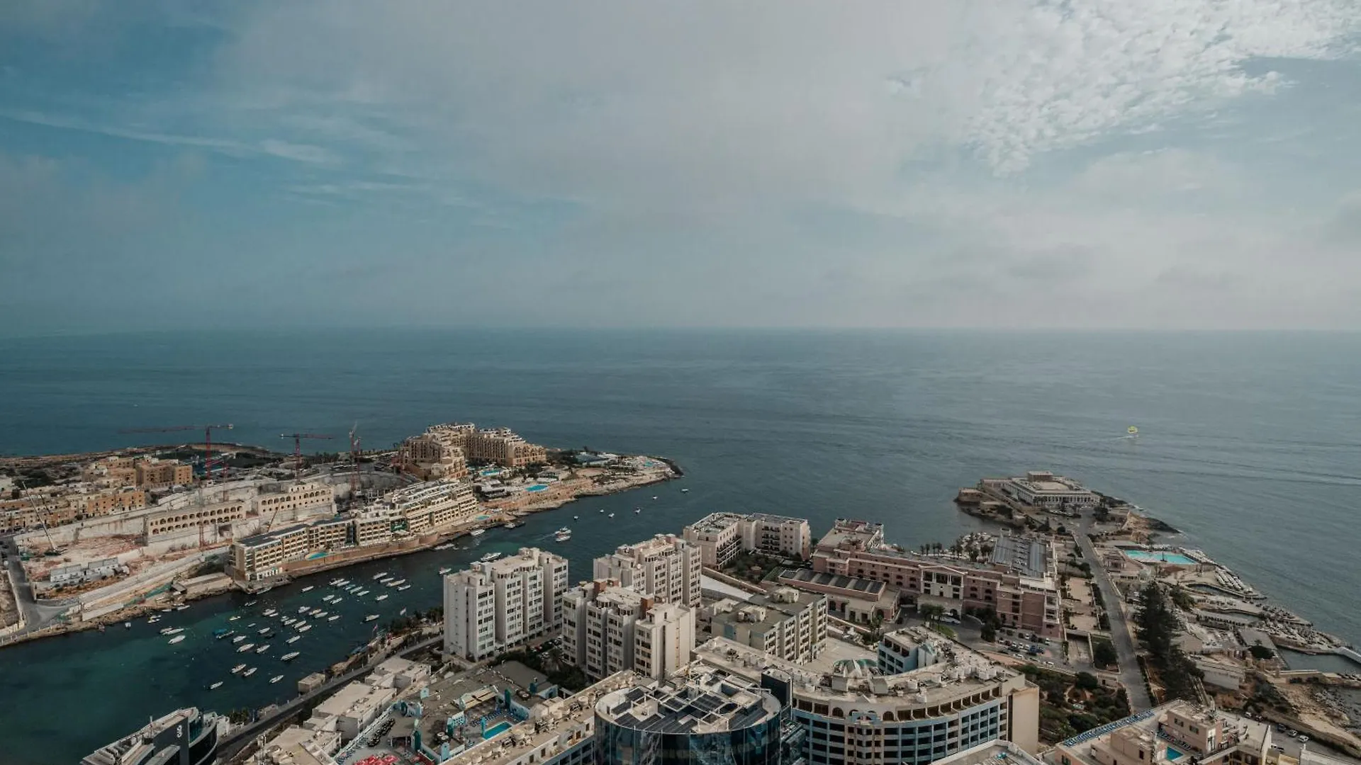 Prestigious Apartment With Common Roof Top Pool In Mercury Tower Saint Julian's 0*,