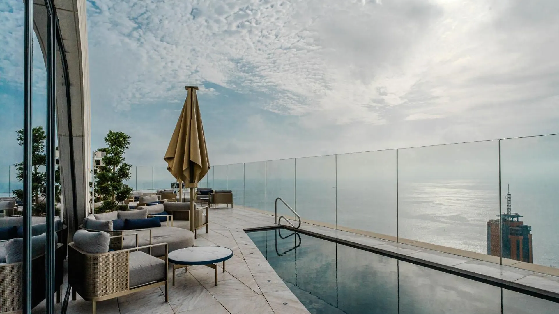 Prestigious Apartment With Common Roof Top Pool In Mercury Tower Saint Julian's