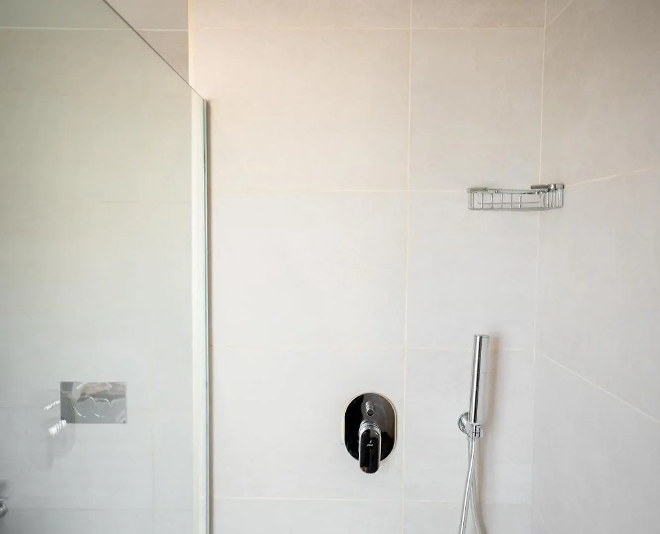 Prestigious Apartment With Common Roof Top Pool In Mercury Tower Saint Julian's Malta