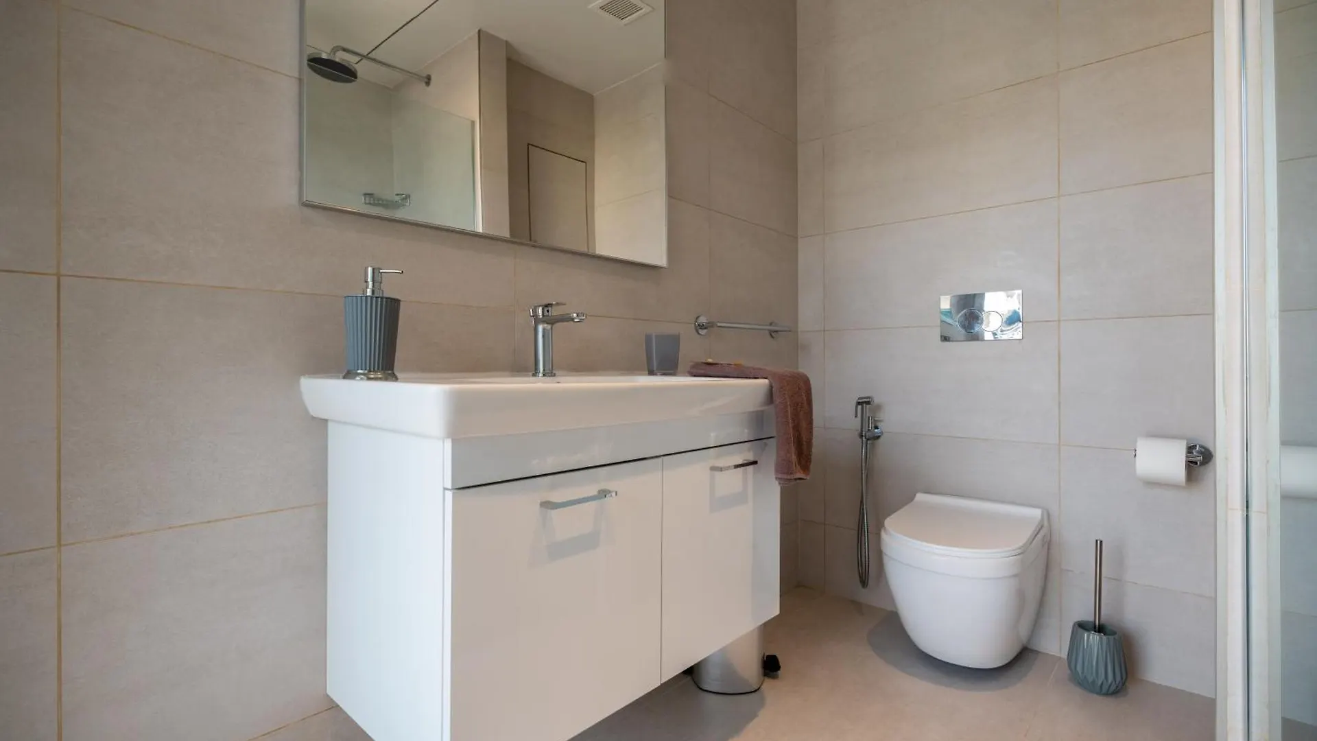Prestigious Apartment With Common Roof Top Pool In Mercury Tower Saint Julian's 0*,  Malta